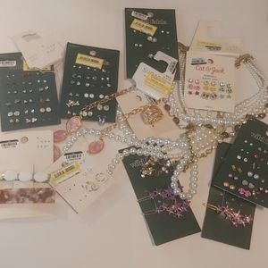 HUGE NWT 127 pc EARRING LOT wildfable